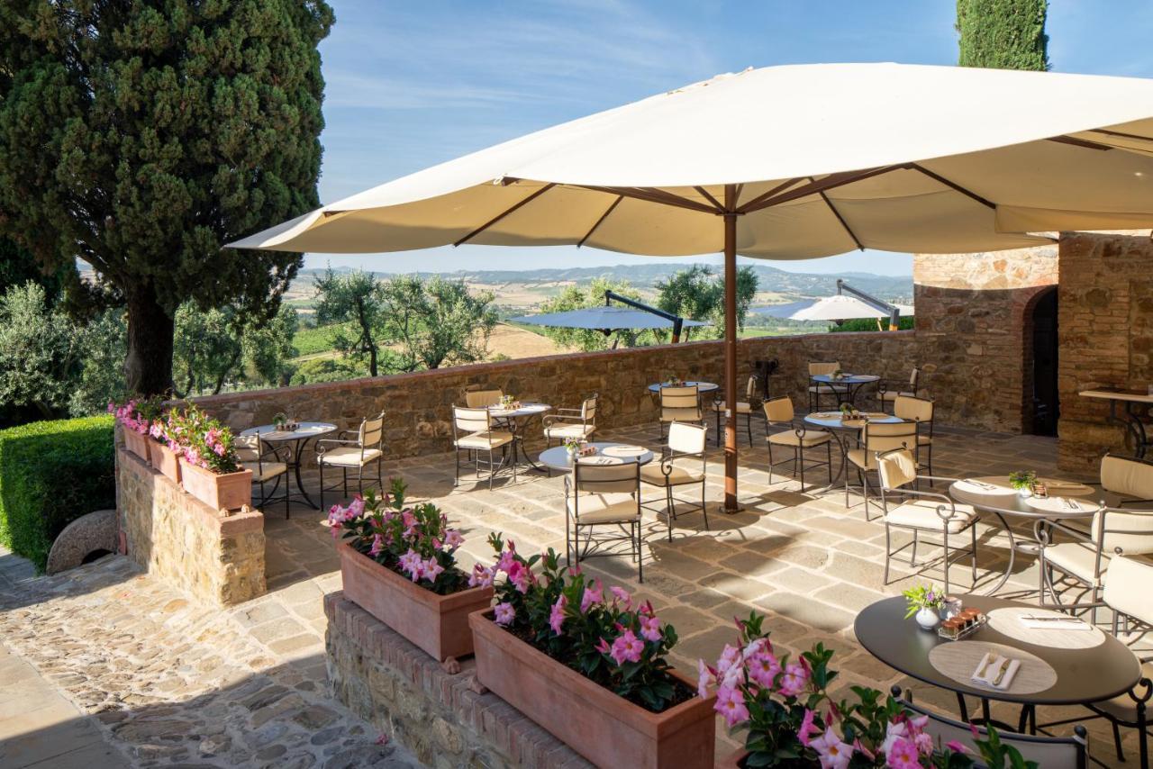 Castello Banfi - Il Borgo - Relais Et Chateaux Poggio alle Mura Exterior foto