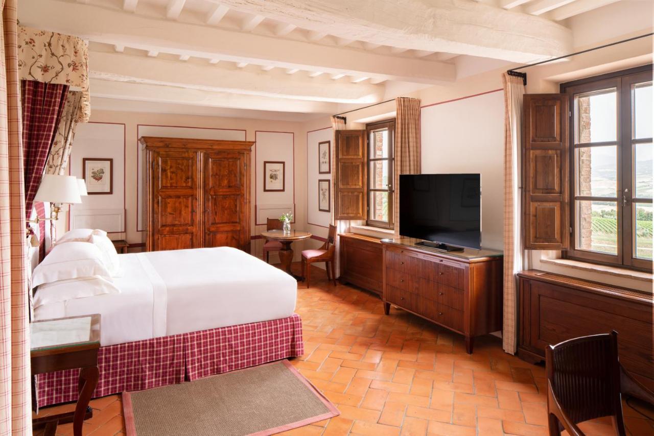 Castello Banfi - Il Borgo - Relais Et Chateaux Poggio alle Mura Exterior foto