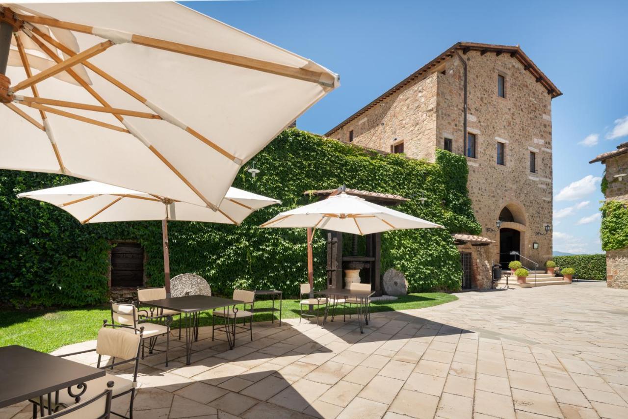 Castello Banfi - Il Borgo - Relais Et Chateaux Poggio alle Mura Exterior foto