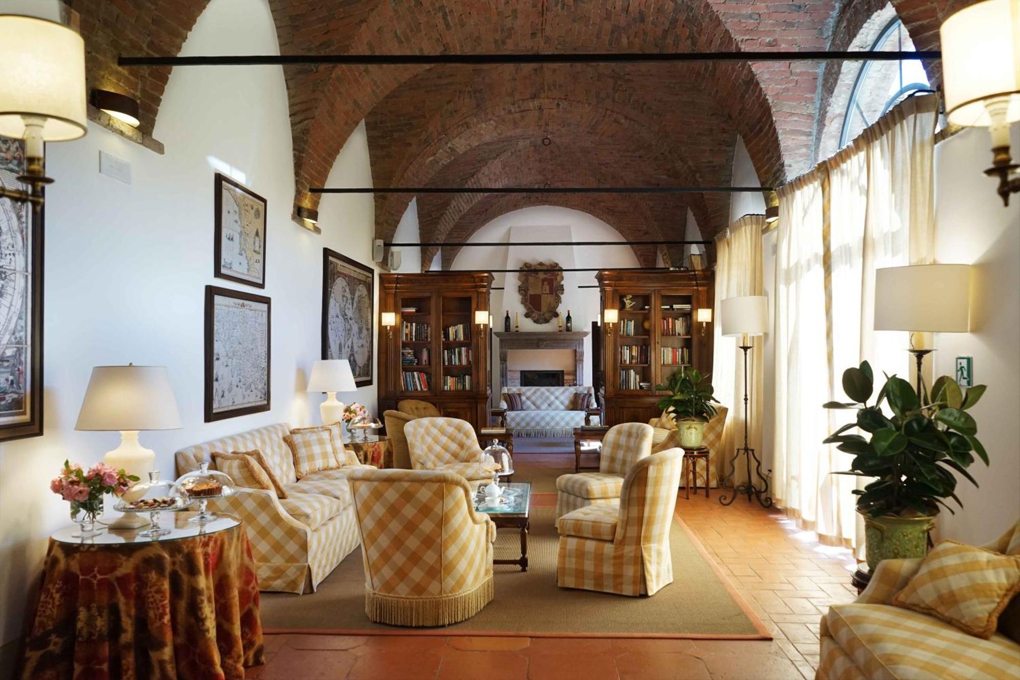 Castello Banfi - Il Borgo - Relais Et Chateaux Poggio alle Mura Exterior foto