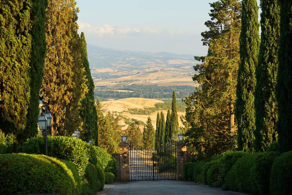 Castello Banfi - Il Borgo - Relais Et Chateaux Poggio alle Mura Exterior foto
