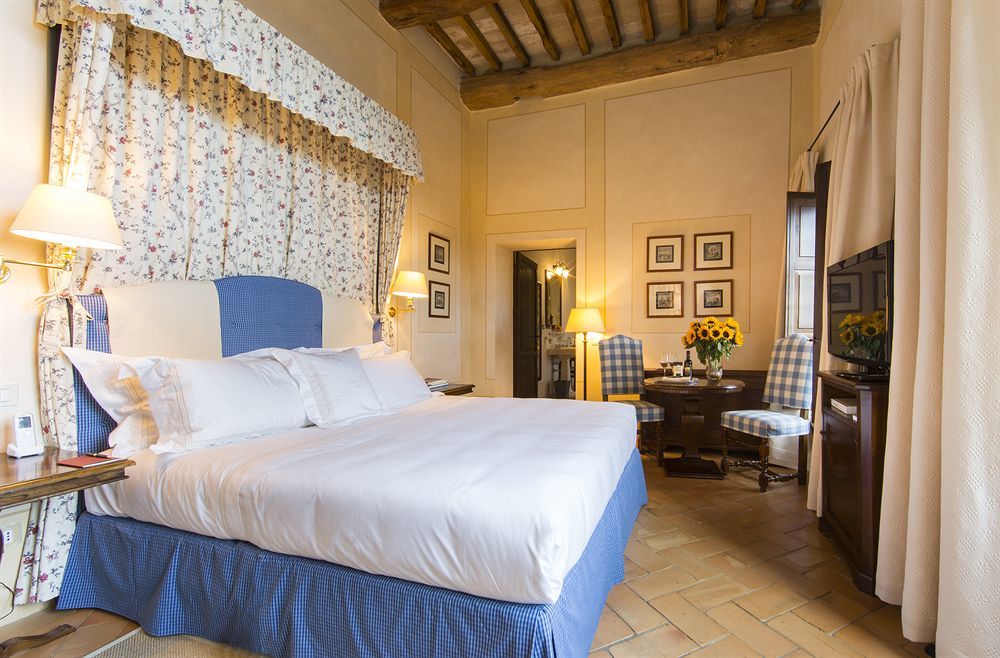 Castello Banfi - Il Borgo - Relais Et Chateaux Poggio alle Mura Exterior foto
