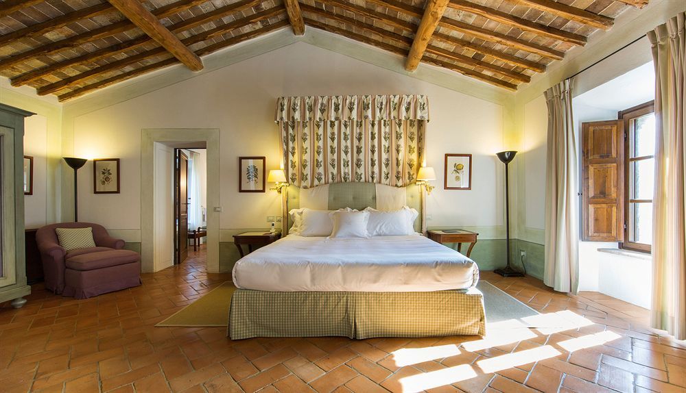 Castello Banfi - Il Borgo - Relais Et Chateaux Poggio alle Mura Exterior foto