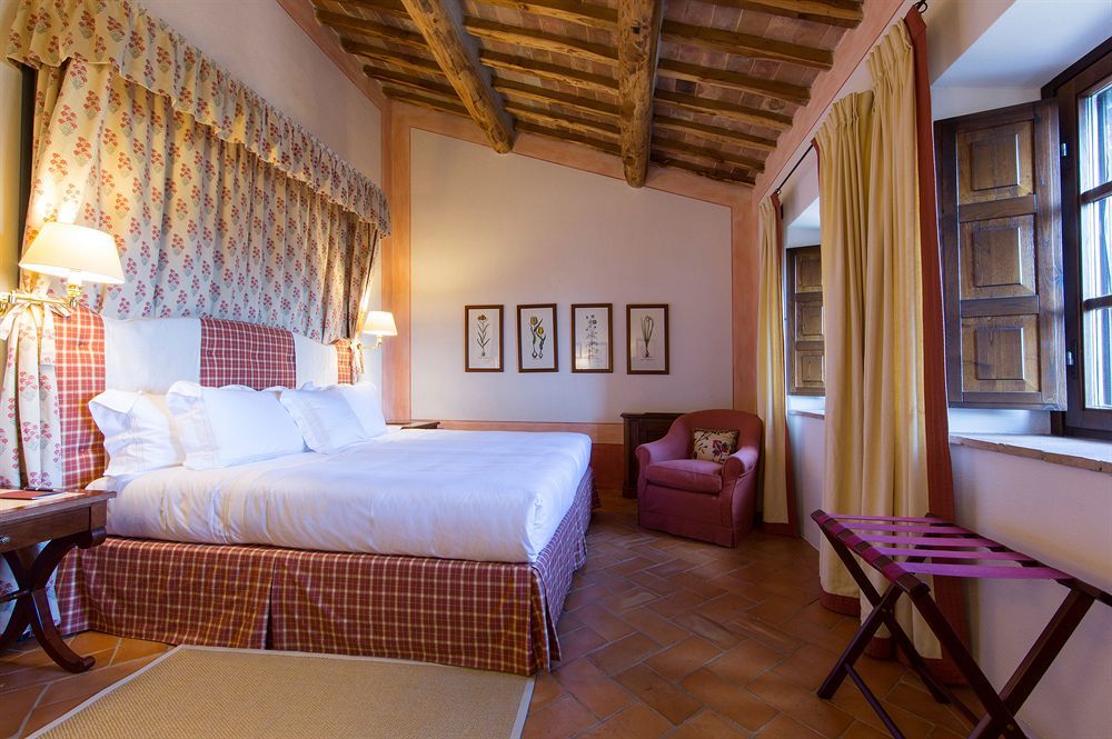 Castello Banfi - Il Borgo - Relais Et Chateaux Poggio alle Mura Exterior foto