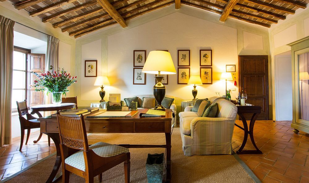 Castello Banfi - Il Borgo - Relais Et Chateaux Poggio alle Mura Exterior foto
