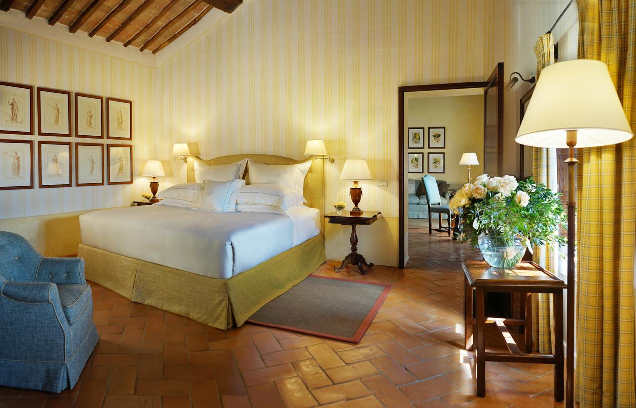 Castello Banfi - Il Borgo - Relais Et Chateaux Poggio alle Mura Exterior foto