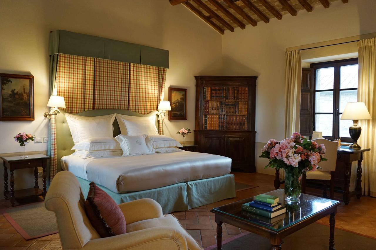 Castello Banfi - Il Borgo - Relais Et Chateaux Poggio alle Mura Exterior foto