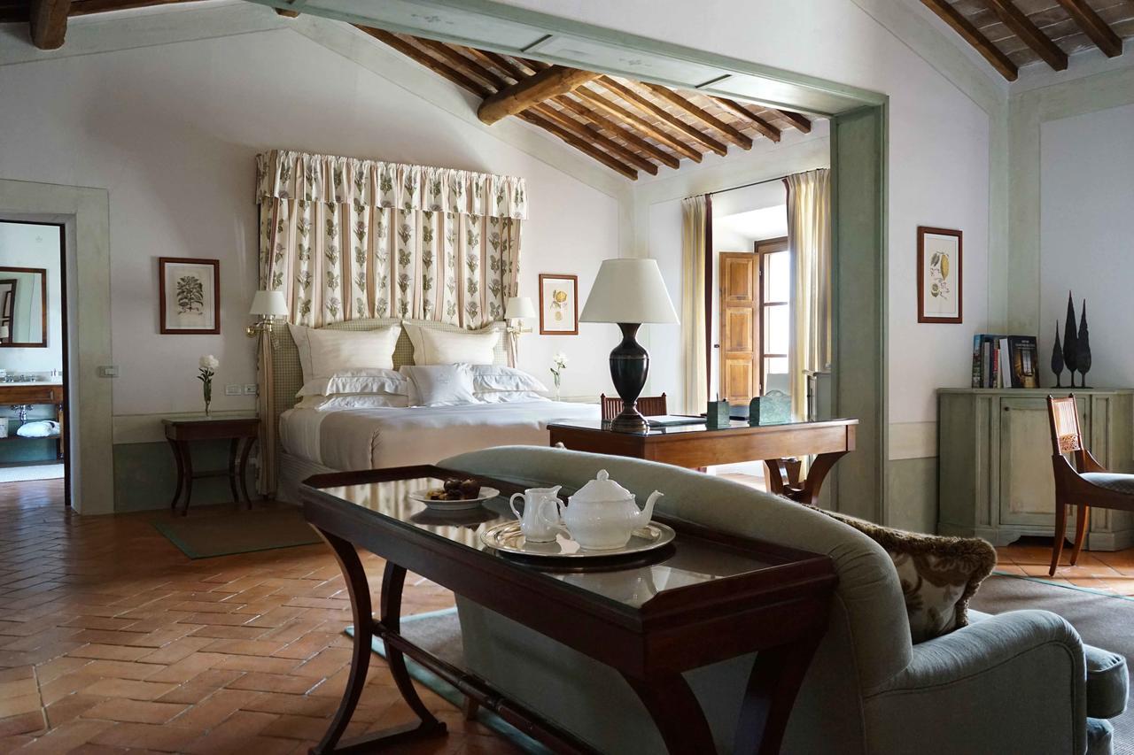Castello Banfi - Il Borgo - Relais Et Chateaux Poggio alle Mura Exterior foto