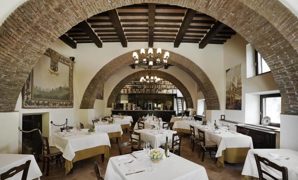 Castello Banfi - Il Borgo - Relais Et Chateaux Poggio alle Mura Exterior foto