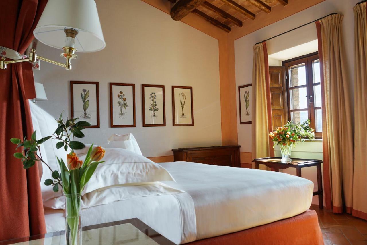Castello Banfi - Il Borgo - Relais Et Chateaux Poggio alle Mura Exterior foto